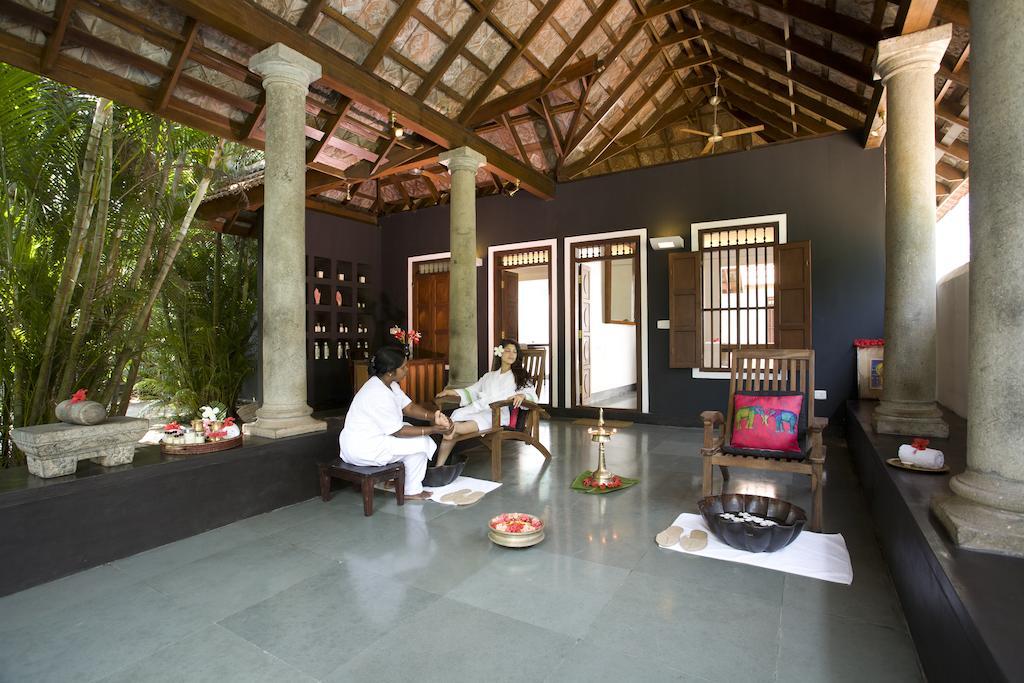 Purity At Lake Vembanad Mararikulam Exterior photo
