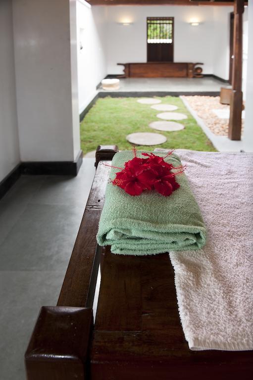 Purity At Lake Vembanad Mararikulam Exterior photo