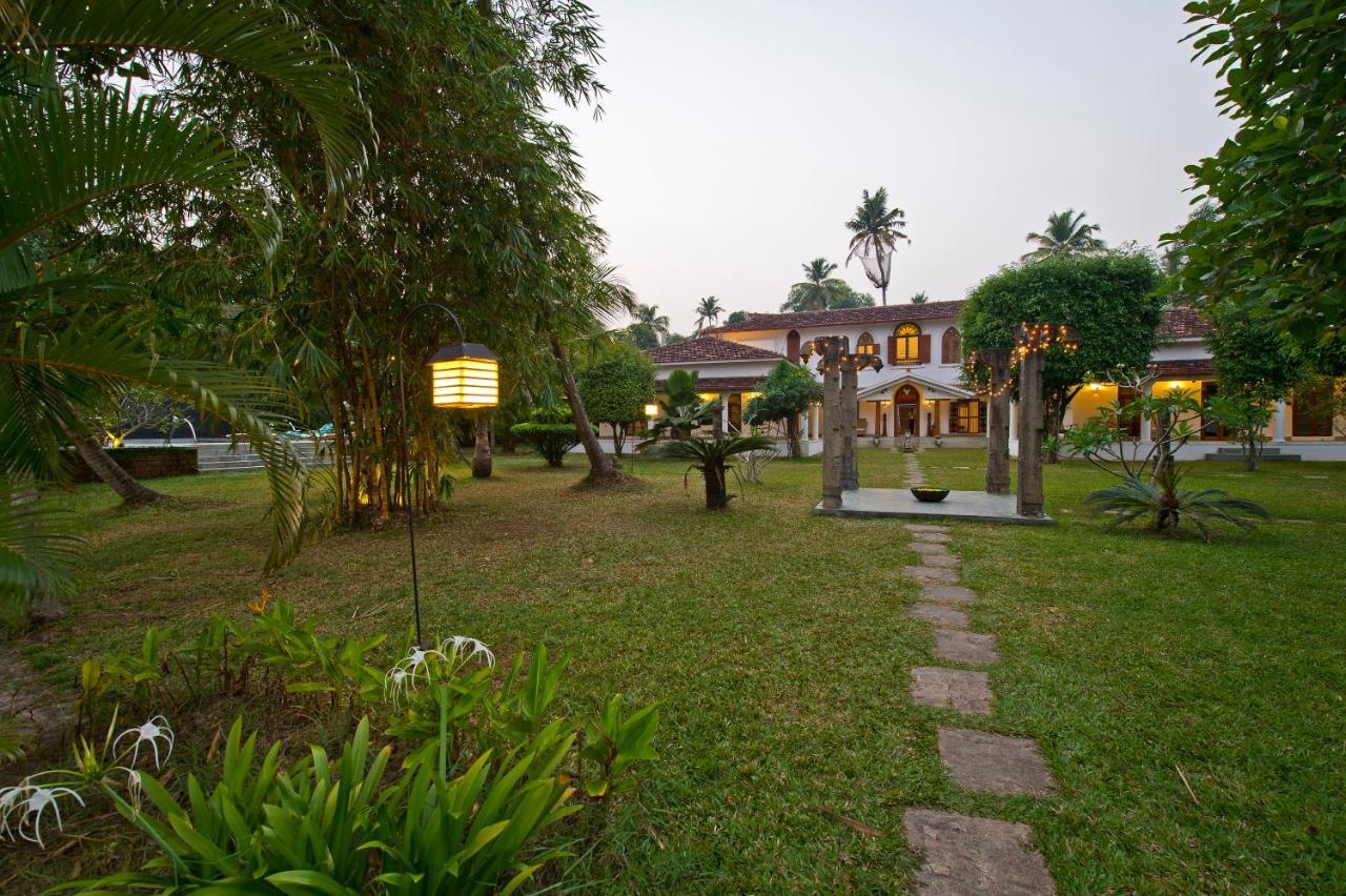 Purity At Lake Vembanad Mararikulam Exterior photo