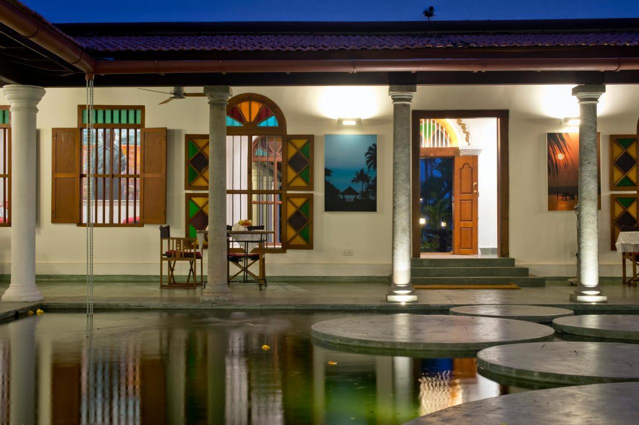 Purity At Lake Vembanad Mararikulam Exterior photo
